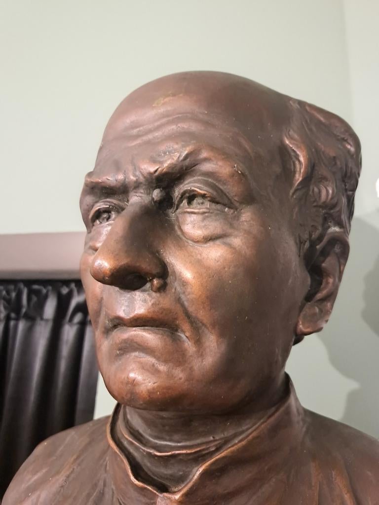 Borstbeeld 1935, Ophalen