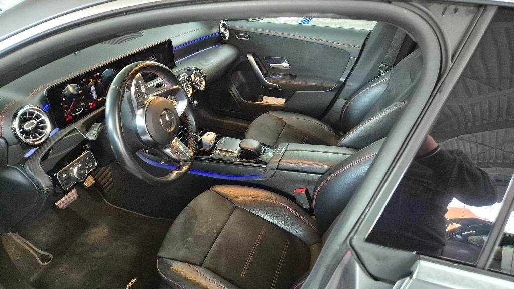 Mercedes CLA 250 E, CLA, Leder en Stof, 5 deurs, Navigatiesysteem