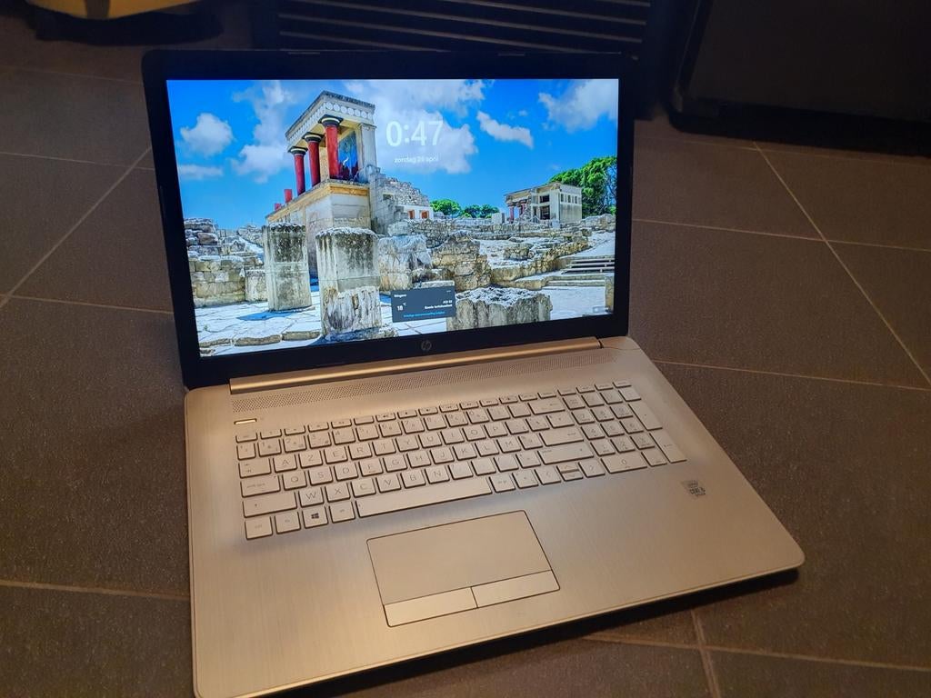 Hp notebook i5 10th win11 ssd 256gb 8gb 17inch, Ophalen