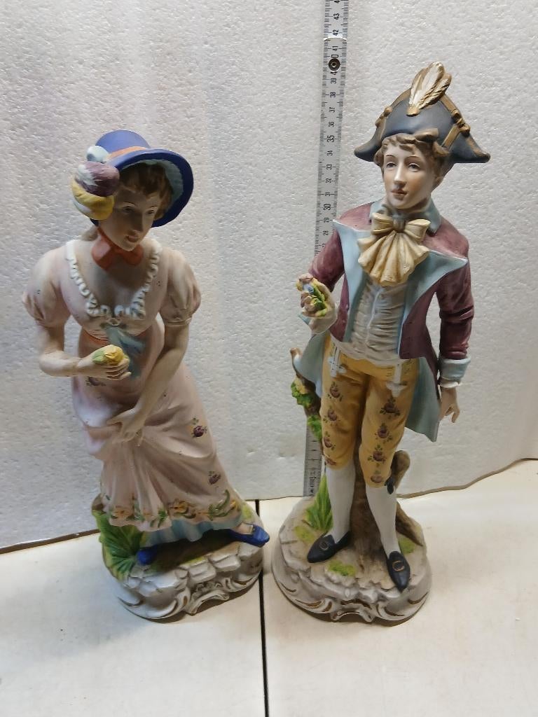 2 belles statues en biscuit 40 cm de haut, Enlèvement ou Envoi