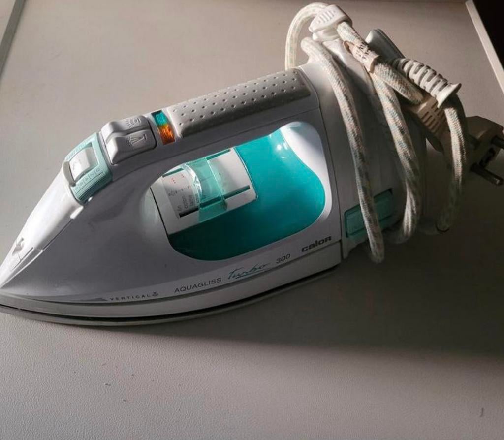 Prachtig strijkijzer van het merk Calor aquagliss 1900 W, Ophalen, Zo goed als nieuw