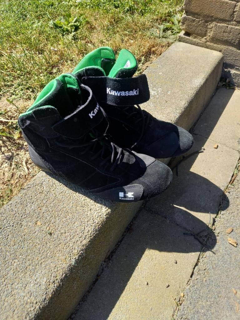 ACCESSOIRES KAWASAKI (Chaussures, Casque, Veste,Anti-vol, .., Motos, S