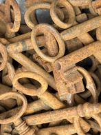 Lot van 100 antieke sleutels met roest en patina, Ophalen of Verzenden
