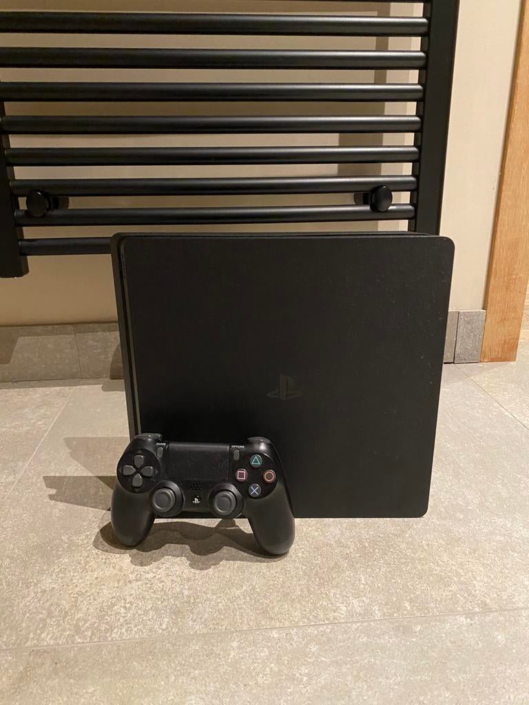 PlayStation 4 + controler, Games en Spelcomputers, Games | Sony PlayStation 4, 1 speler, Ophalen, Gebruikt, Overige genres