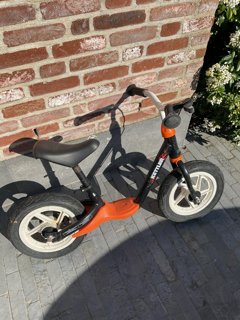 Loopfietsje - merk : KETTLER kleur oranje/zwart, Fietsen en Brommers, Fietsen | Kinderfietsjes, Ophalen, Gebruikt, Minder dan 16 inch