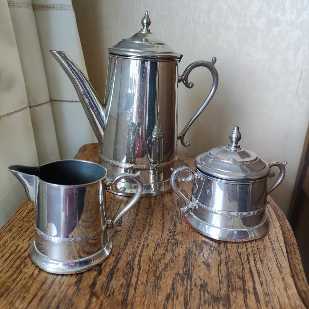 Ensemble en étain : cafetière/théière, pot sucre et lait, Antiquités & Art, Enlèvement