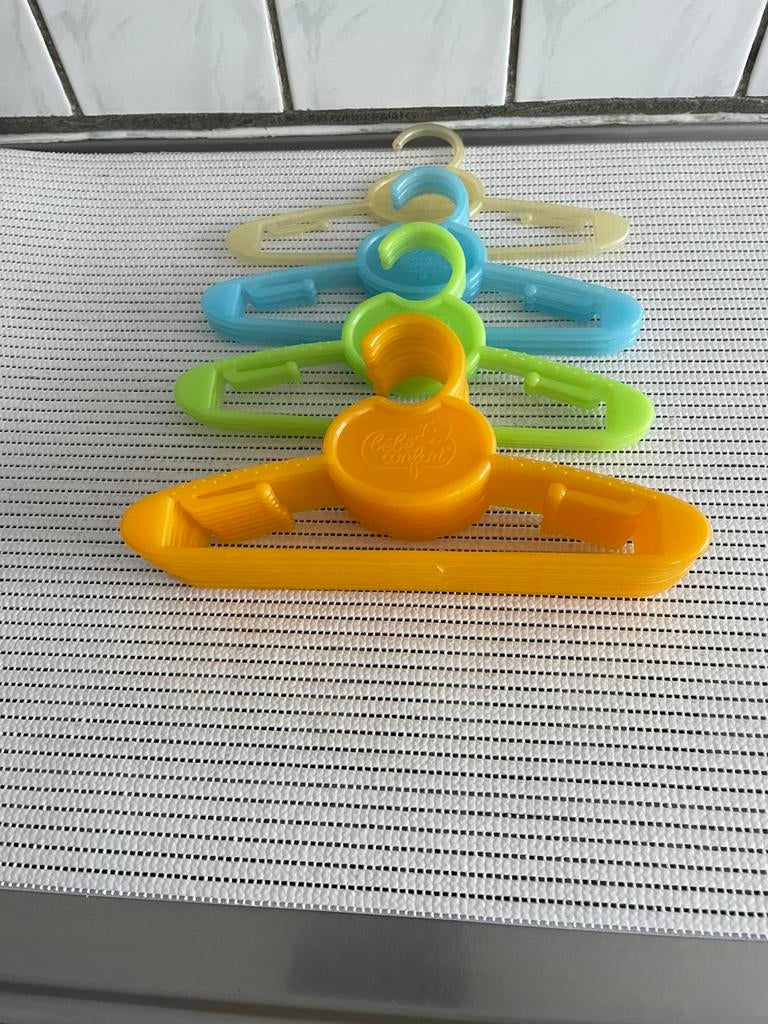 Cintres bébé, Enlèvement, Comme neuf