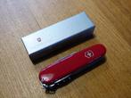 Victorinox Huntsman red 1.3713, Collections, Autres, Enlèvement ou Envoi