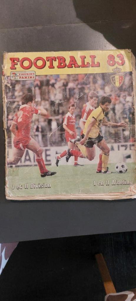 Panini voetbal 1983  4 bladzijden tekort  vintage, Verzamelen, Stickers, Gebruikt, Ophalen of Verzenden