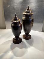 Liq109/ca. Paire de vases en bronze, Bronze, Enlèvement