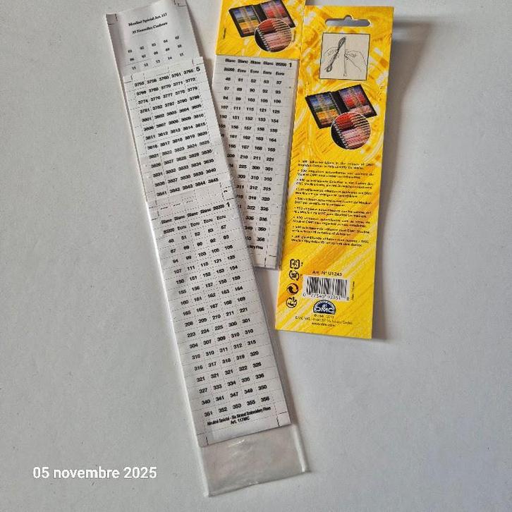2000 zelfklevende etiketten voor de Mouliné DMC-kleuren, Hobby en Vrije tijd, Borduren en Borduurmachines, Nieuw, Borduurgaren of Zijde