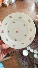 Assiette en porcelaine ancienne fleurie, Enlèvement ou Envoi