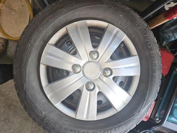 Pneus sur jantes Uniroyal 175/70r 13T expert avec enjoliveur beschikbaar voor biedingen
