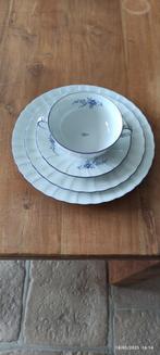 Service en porcelaine de limoge 97 pièces, Antiek en Kunst, Ophalen