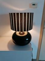 Grote zwarte tafellamp van bij Ikea, Huis en Inrichting, Lampen | Tafellampen, Ophalen of Verzenden, Zo goed als nieuw