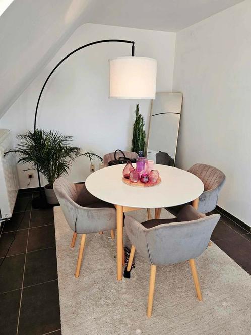 Uitschuifbare eettafel + 4 stoelen, Huis en Inrichting, Complete eetkamers, Gebruikt, Ophalen