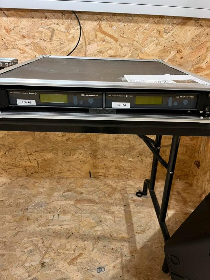 2 Sennheiser EW300 G2 + 2 récepteurs mains + rack, Muziek en Instrumenten, Microfoons, Gebruikt, Ophalen of Verzenden