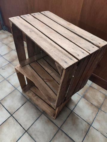 houten kisten. beschikbaar voor biedingen