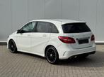 ✅ Mercedes B 180 AMG Line GARANTIE Alcantara Navi ParkSens, Auto's, Mercedes-Benz, Monovolume, 4 cilinders, Alcantara, Wit