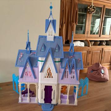 Frozen kasteel beschikbaar voor biedingen
