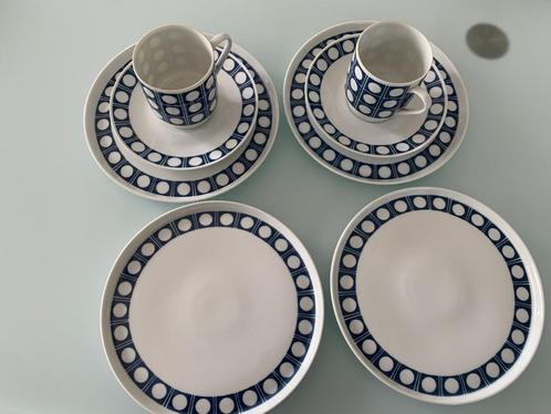 2 kopjes en 2 schoteltjes en 4 dessertborden, Huis en Inrichting, Keuken | Servies, Zo goed als nieuw, Overige typen, Overige materialen