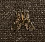 PIN - COMBAT SHOES - BOOTS, Verzenden, Gebruikt, Overige onderwerpen, Speldje of Pin