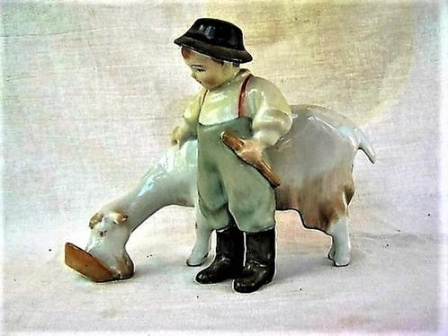 Zsolnay - Jongen met geit.  Zeldzaam (3058), Antiek en Kunst, Antiek | Porselein, Ophalen