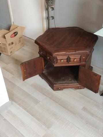 Salontafel/kastje mediteraans,9oosters.... beschikbaar voor biedingen