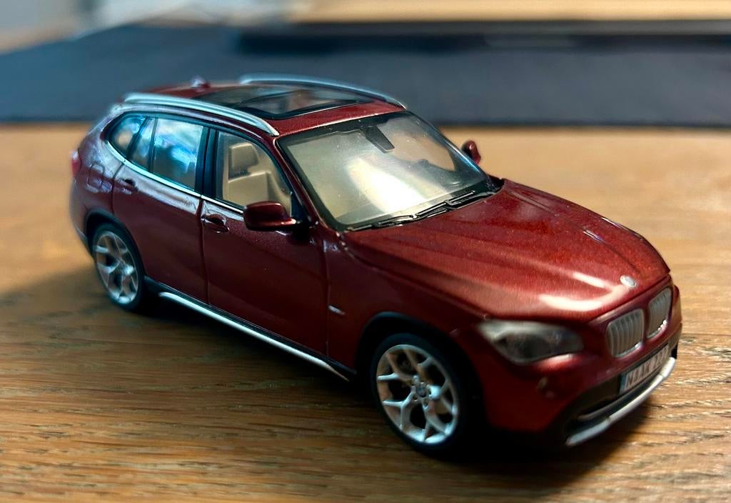BMW X1, Hobby & Loisirs créatifs, Voitures miniatures | 1:43, Schuco, Enlèvement ou Envoi