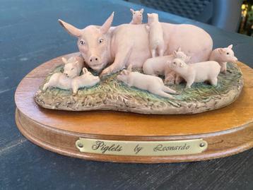 Piglets by Leonardo beschikbaar voor biedingen