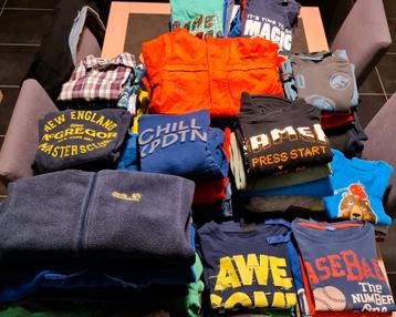 Pakket kinderkledij maat 134 beschikbaar voor biedingen