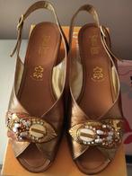 Exclusieve comfortabele gouden sandalen maat 36 als nieuw!, Kleding | Dames, Ophalen of Verzenden, Zo goed als nieuw, Sandalen of Muiltjes