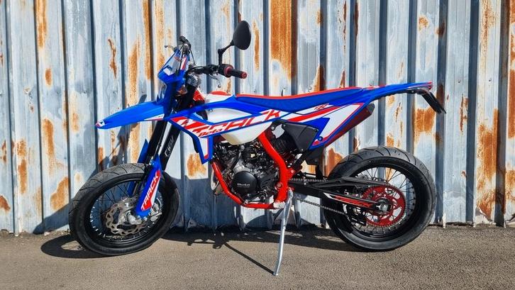 Beta -RR Motard 50 -Track Blue | B-Klasse | Top Deal, Fietsen en Brommers, Brommers | Crossbrommers, Nieuw, Overige merken, Ophalen of Verzenden