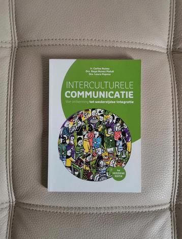 Raya Nunez-Mahdi - Interculturele communicatie beschikbaar voor biedingen