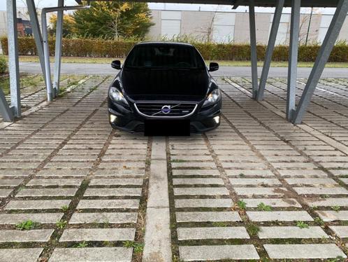 Volvo V40 R-Design 84kw 115ch, Autos, Volvo, Particulier, V40, ABS, Caméra de recul, Air conditionné, Alarme, Bluetooth, Ordinateur de bord