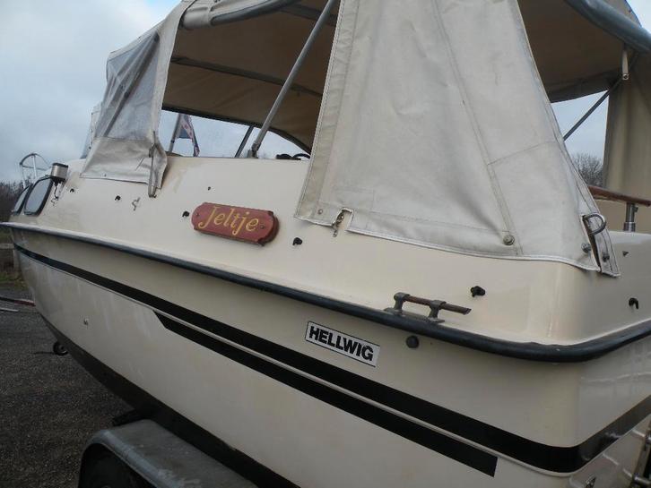 polyester boot  5750 euro, Watersport en Boten, Motorboten en Motorjachten, Polyester, 6 tot 9 meter, Benzine, 10 tot 30 pk, Ophalen