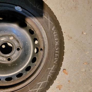 auto pneus et jantes  beschikbaar voor biedingen