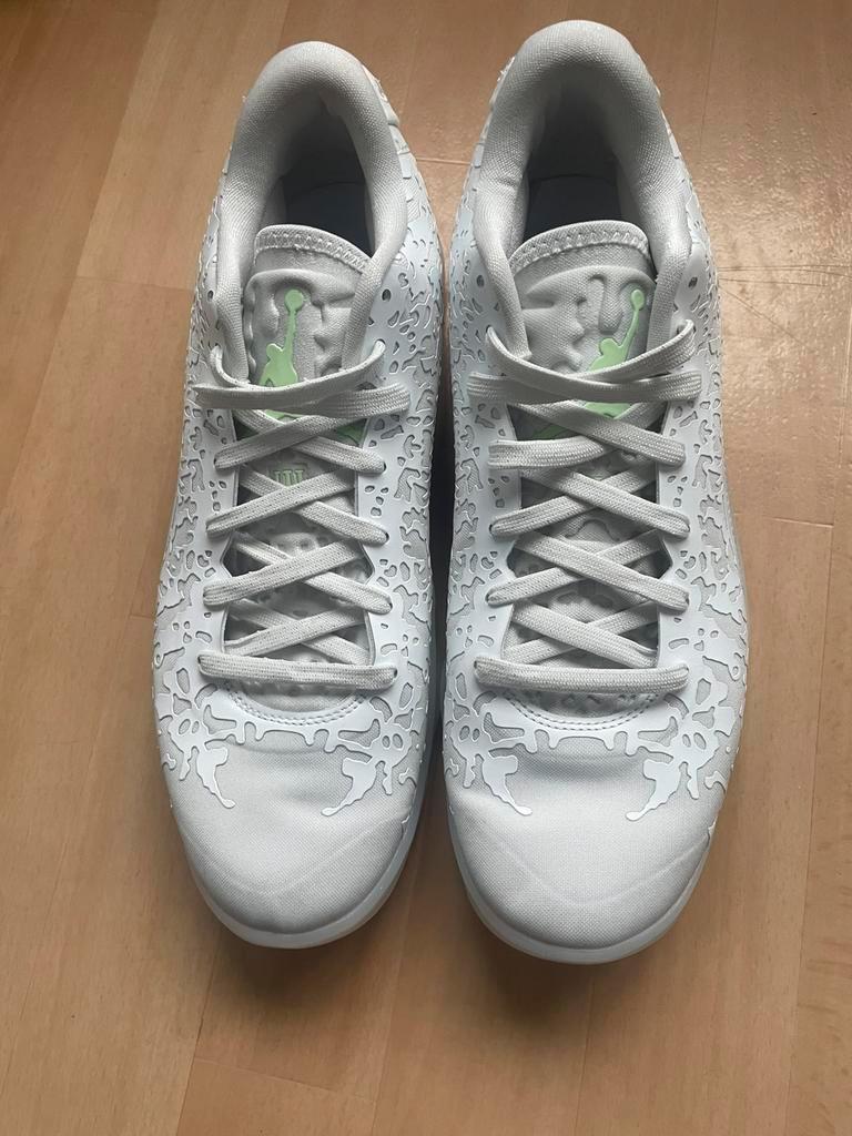 ② Jordan,Zion III wit — Basketbal — 2dehands