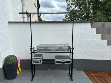 Stand pour dj et lumiere beschikbaar voor biedingen