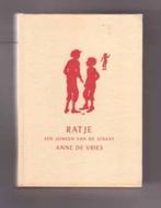 Anne De Vries - Ratje, een jongen van de straat, Ophalen of Verzenden, Gelezen, Anne De Vries, Fictie