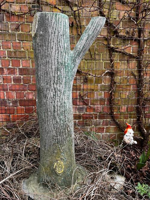 Ornement de jardin vintage - tronc d’arbre en ciment, Jardin & Terrasse, Statues de jardin, Utilisé, Enlèvement