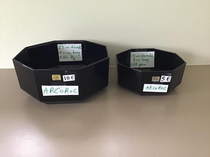 2 mooie zwarte Arcoroc schalen, Huis en Inrichting, Keuken | Servies, Zo goed als nieuw, Bord(en), Glas, Ophalen of Verzenden