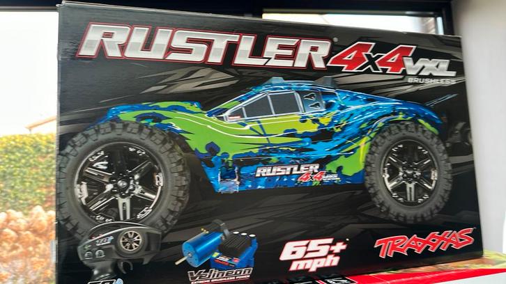 TRAXXAS RUSTLER 4x4 VXL brushless motor, Hobby & Loisirs créatifs, Modélisme | Radiocommandé & Téléguidé | Voitures, Comme neuf