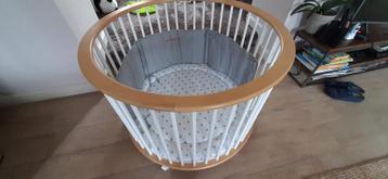 Bopita parc/playpen (matelas+contour/bumper) bon état 160€, Enfants & Bébés, Enlèvement, Comme neuf, Rond, Tapis de parc