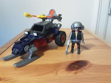 PLaymobil ijspiraat en sneeuwscooter beschikbaar voor biedingen