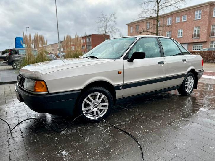 Audi 80 B3 1.8S 90pk 1987, Auto's, Audi, Particulier, Benzine, Berline, 4 deurs, Handgeschakeld, Zilver of Grijs, Blauw, Stof