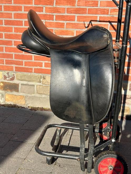 Dressuurzadels, Dieren en Toebehoren, Paarden en Pony's | Zadels, Zo goed als nieuw, Dressuur, Ophalen