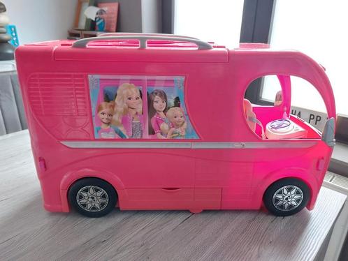 Camping car Barbie, Enfants & Bébés, Jouets | Poupées, Comme neuf, Barbie, Enlèvement ou Envoi