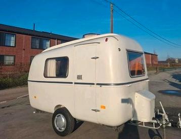 Caravane ancienne en polyester BIOD Bambi unique