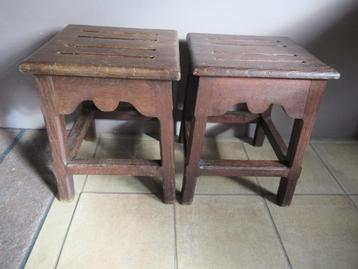 2 anciens tabourets en chêne 34x34 cm ht 44,5 cm bon état, Enlèvement